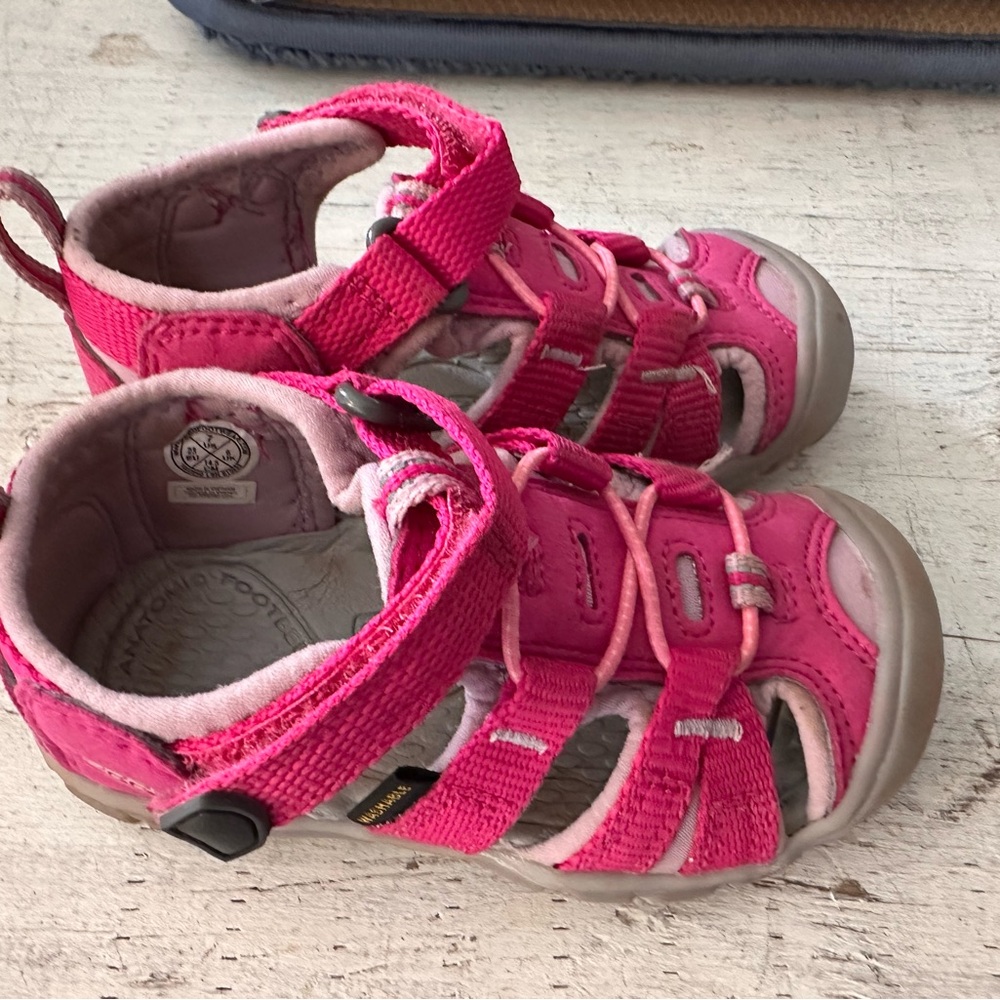 Keen Toddler Pink Watershoes